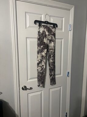 Gymshark Black and White Tie-Dye Leggings